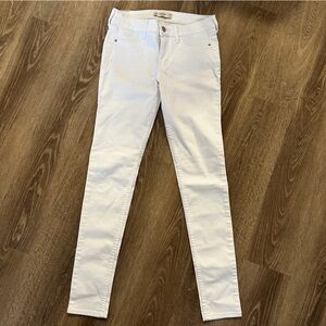 Abercrombie & Fitch Women's White Skinny Jeans